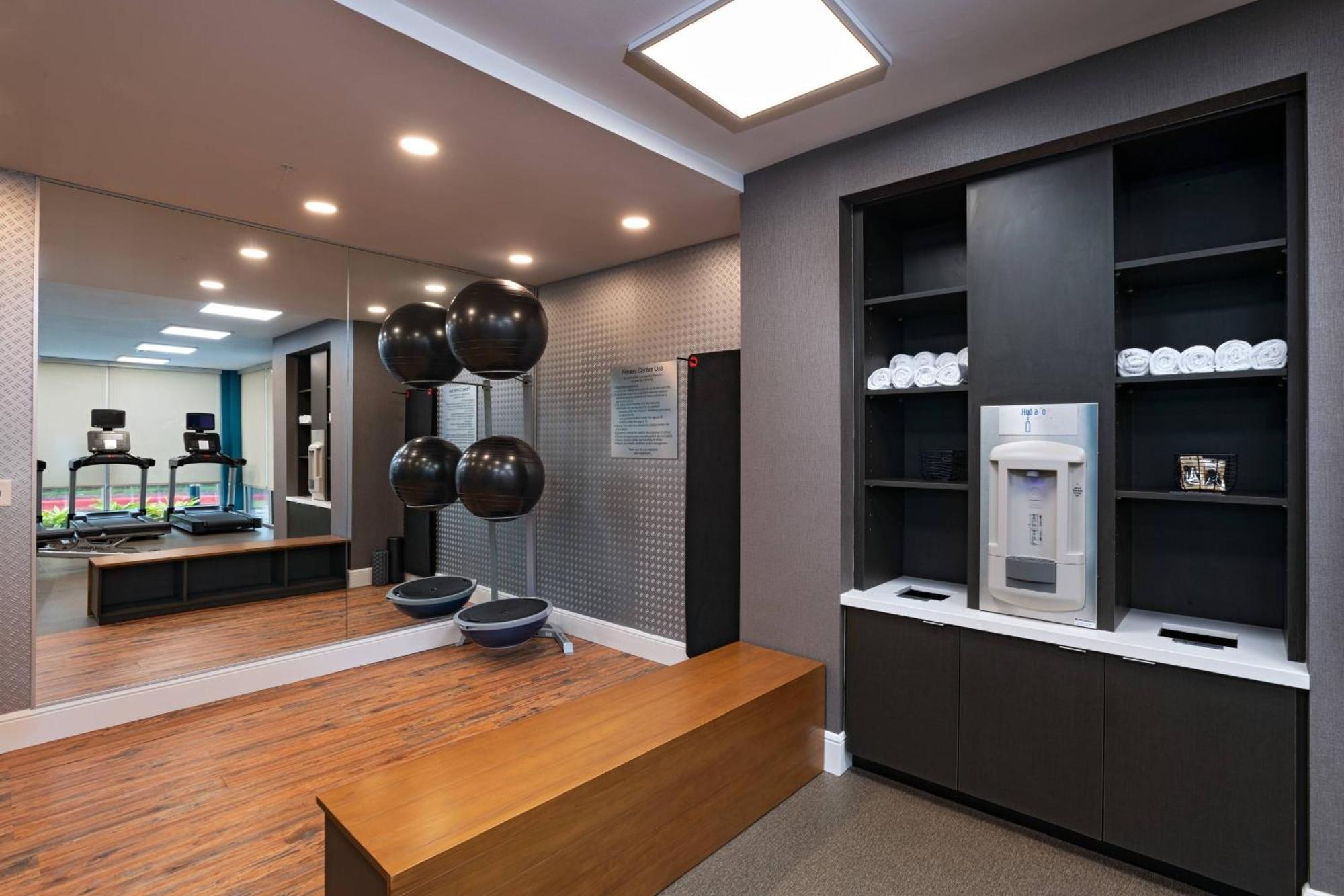 Hotel Fairfield & Houston 3*